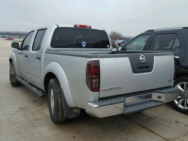 1N6AD07UX7C412269 - 2007 NISSAN FRONTIER C SILVER photo 3