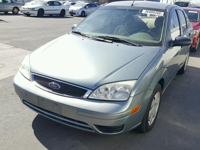 1FAHP34N16W226176 - 2006 FORD FOCUS ZX4 GREEN photo 2