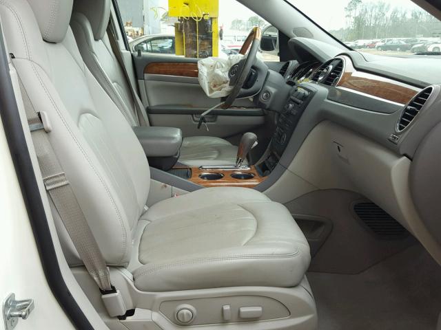 5GAKRCED7CJ300226 - 2012 BUICK ENCLAVE WHITE photo 5