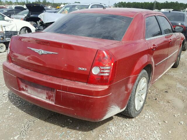 2C3KA43R98H217548 - 2008 CHRYSLER 300 LX RED photo 4