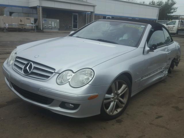 WDBTK56F17F218034 - 2007 MERCEDES-BENZ CLK 350 SILVER photo 2