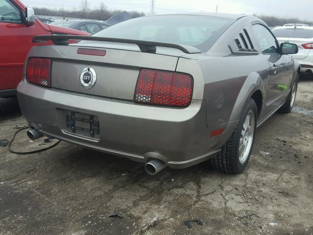 1ZVFT82H055152001 - 2005 FORD MUSTANG GT TAN photo 4