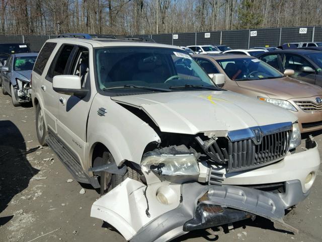 5LMFU28R54LJ35484 - 2004 LINCOLN NAVIGATOR თეთრი ფოტო 1