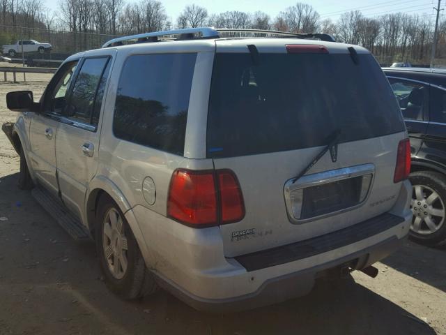 5LMFU28R54LJ35484 - 2004 LINCOLN NAVIGATOR თეთრი ფოტო 3