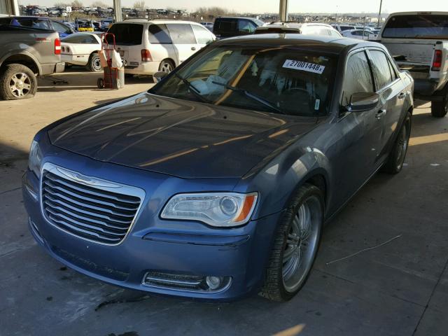 2C3CA5CG6BH592913 - 2011 CHRYSLER 300 LIMITE BLUE photo 2