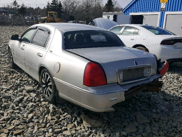 1LNHM82W45Y631104 - 2005 LINCOLN TOWN CAR S TAN photo 3