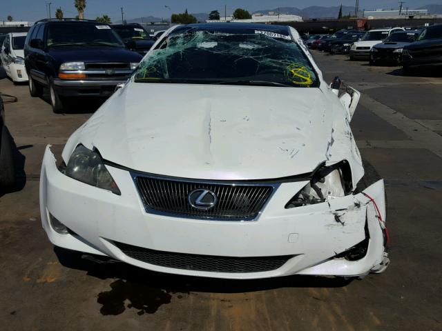 JTHBE262482015310 - 2008 LEXUS IS 350 WHITE photo 9