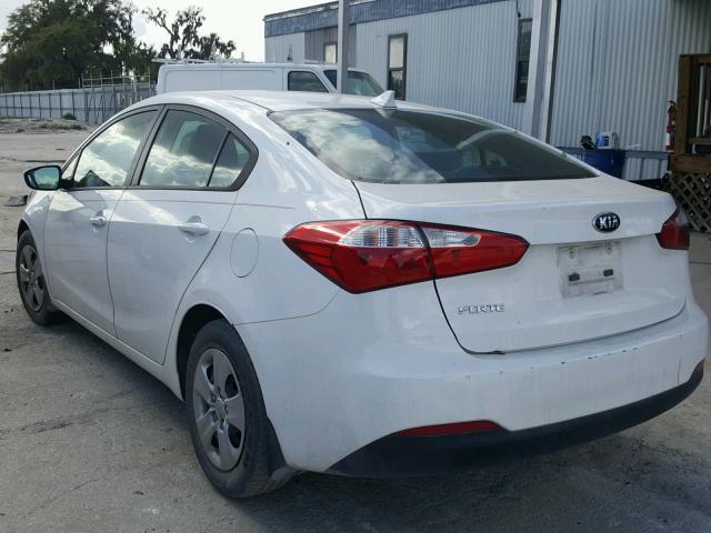 KNAFK4A67G5438863 - 2016 KIA FORTE LX WHITE photo 3