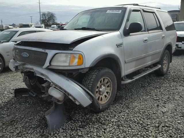 1FMPU16LXYLA77863 - 2000 FORD EXPEDITION SILVER photo 2