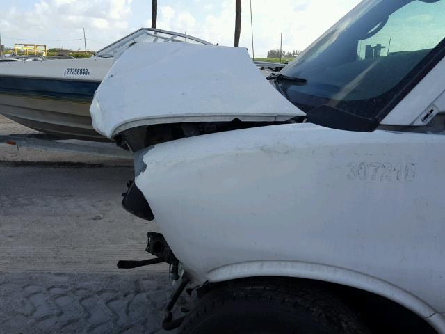 1GBJG31K281114528 - 2008 CHEVROLET EXPRESS G3 WHITE photo 9