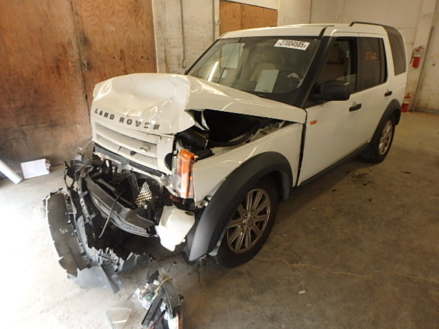 SALAE25477A427329 - 2007 LAND ROVER LR3 SE WHITE photo 2