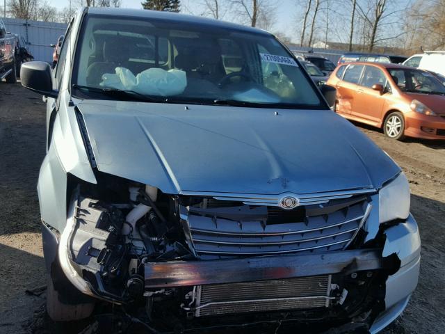 2A8HR44H98R781742 - 2008 CHRYSLER TOWN & COU BLUE photo 9