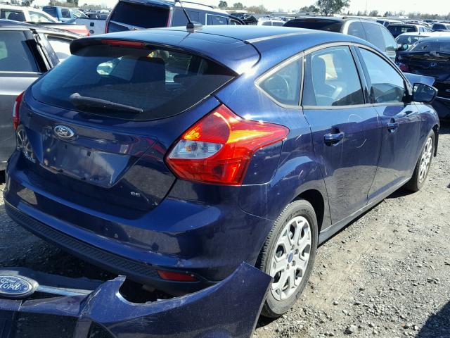 1FAHP3K26CL161508 - 2012 FORD FOCUS SE BLUE photo 4