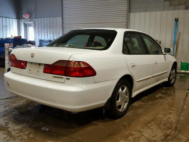 1HGCG5652XA004632 - 1999 HONDA ACCORD EX WHITE photo 4