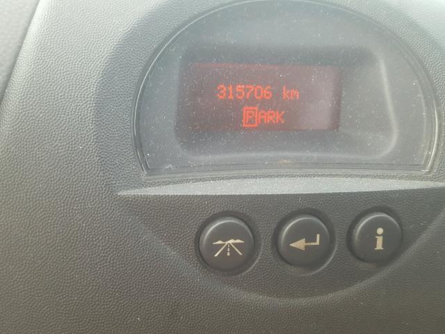 2G2WP522751238557 - 2005 PONTIAC GRAND PRIX SILVER photo 8