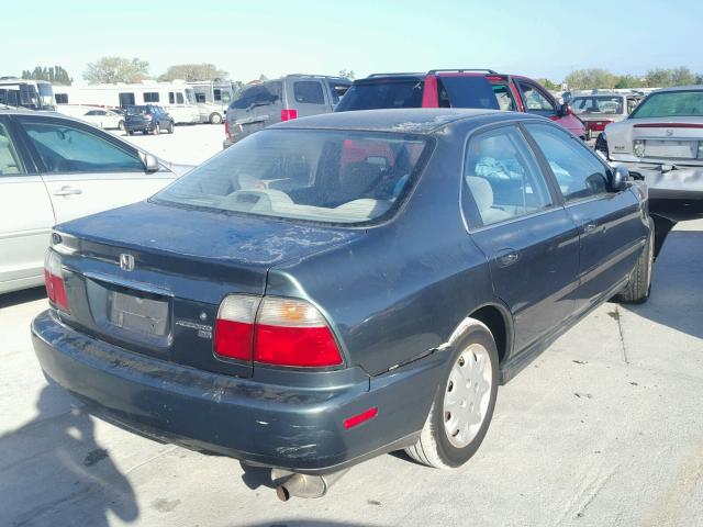 1HGCD5634VA086738 - 1997 HONDA ACCORD LX GREEN photo 4