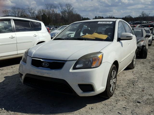 KNADH5A36A6659695 - 2010 KIA RIO LX WHITE photo 2