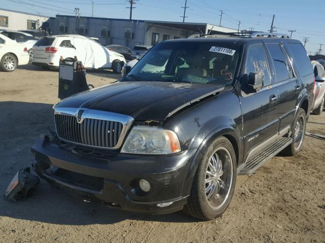 5LMFU27R44LJ30343 - 2004 LINCOLN NAVIGATOR შავი ფოტო 2