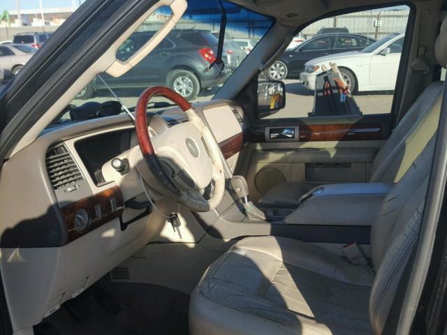 5LMFU27R44LJ30343 - 2004 LINCOLN NAVIGATOR შავი ფოტო 5