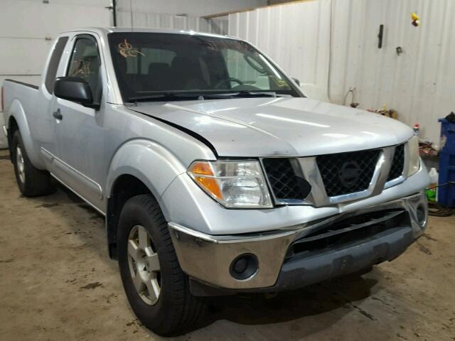1N6AD06W55C462092 - 2005 NISSAN FRONTIER K SILVER photo 1