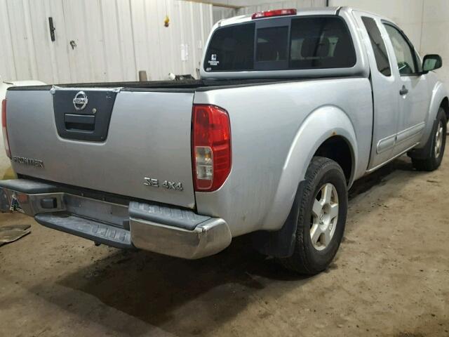 1N6AD06W55C462092 - 2005 NISSAN FRONTIER K SILVER photo 4