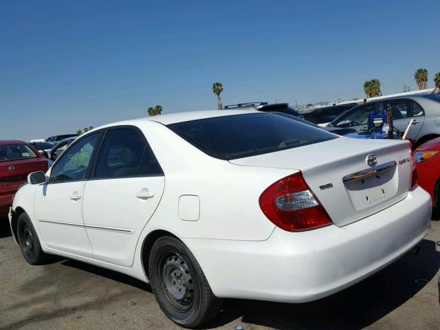 JTDBE32K230231223 - 2003 TOYOTA CAMRY LE WHITE photo 3