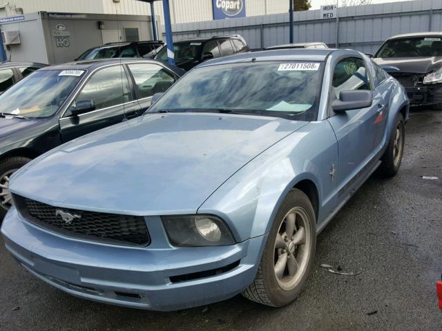 1ZVFT80N955101069 - 2005 FORD MUSTANG BLUE photo 2