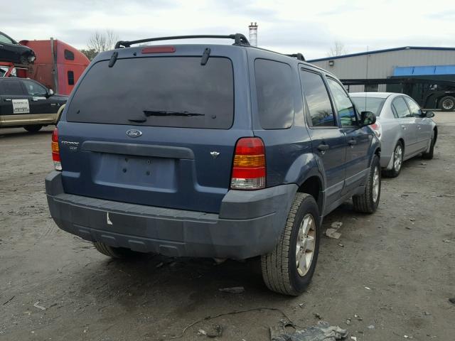 1FMYU03115KB43008 - 2005 FORD ESCAPE XLT BLUE photo 4