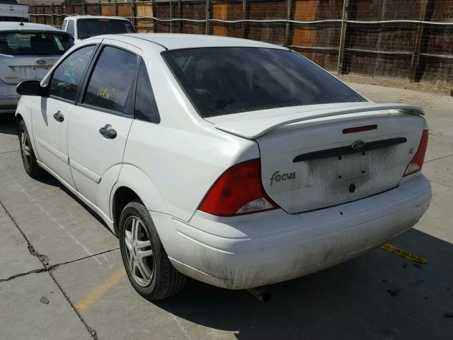 1FAFP3434YW285389 - 2000 FORD FOCUS SE WHITE photo 3