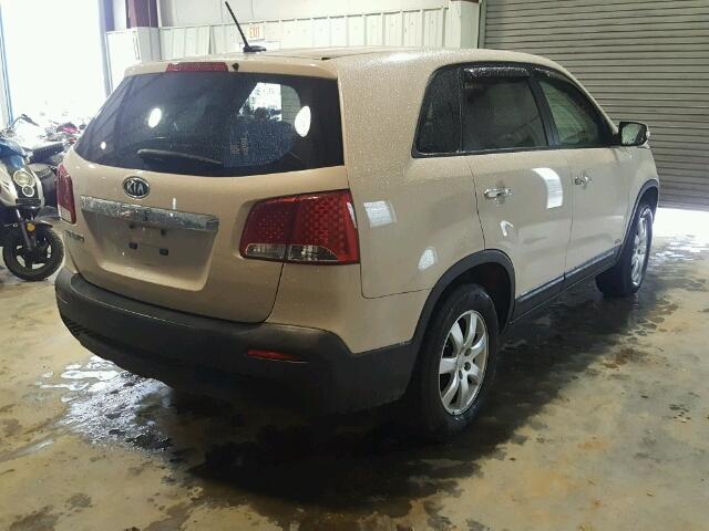 5XYKTCA19BG028725 - 2011 KIA SORENTO BA BEIGE photo 4