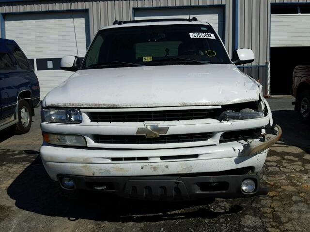 1GNEK13T05R198679 - 2005 CHEVROLET TAHOE K150 WHITE photo 9