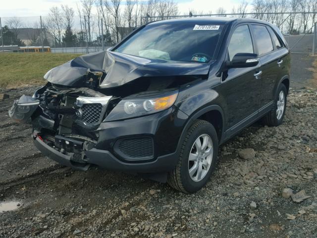 5XYKT4A11DG327912 - 2013 KIA SORENTO LX BLACK photo 2