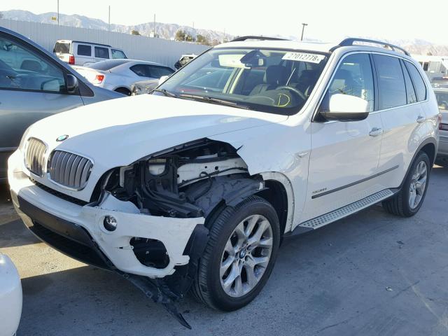 5UXZV4C58D0B12561 - 2013 BMW X5 XDRIVE3 WHITE photo 2