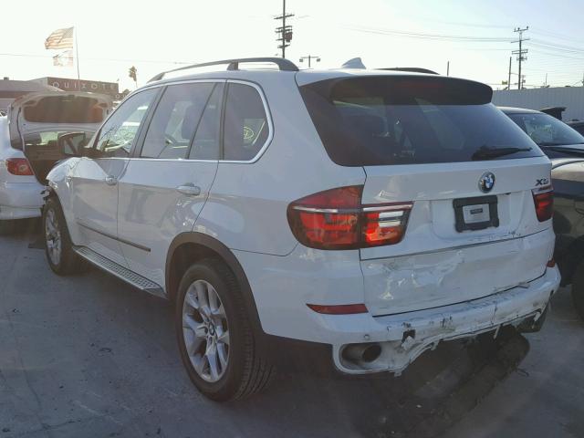 5UXZV4C58D0B12561 - 2013 BMW X5 XDRIVE3 WHITE photo 3