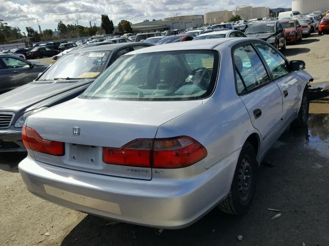 1HGCF8649WA251768 - 1998 HONDA ACCORD DX SILVER photo 4