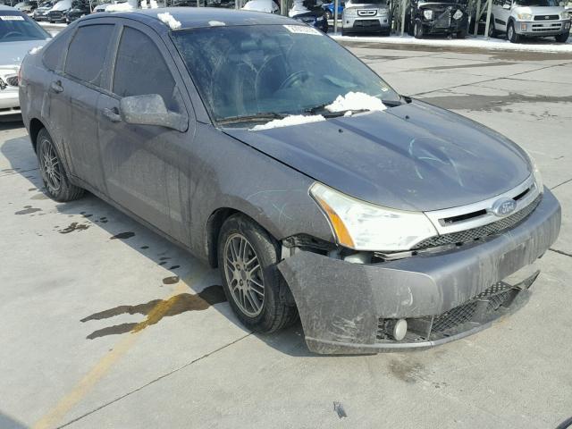 1FAHP3FN4AW208731 - 2010 FORD FOCUS SE GRAY photo 1