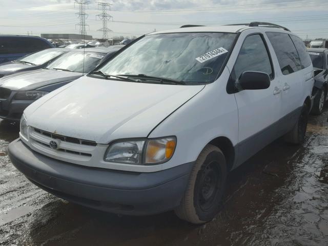 4T3ZF13C4XU168943 - 1999 TOYOTA SIENNA LE WHITE photo 2