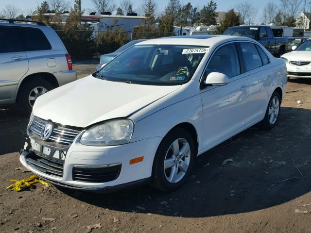 3VWRZ71K39M123790 - 2009 VOLKSWAGEN JETTA SE WHITE photo 2