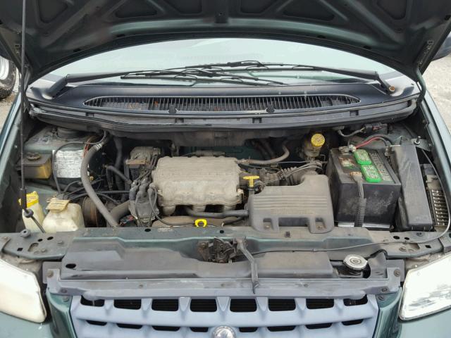 2P4FP2530TR639067 - 1996 PLYMOUTH VOYAGER GREEN photo 7