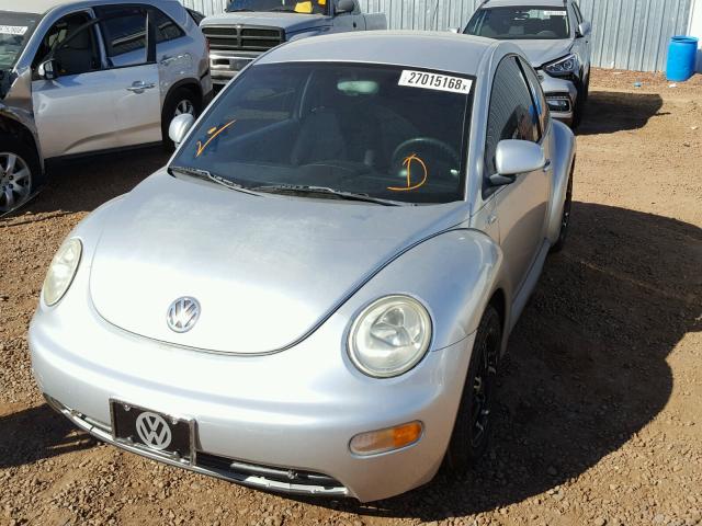 3VWBA21CXYM413799 - 2000 VOLKSWAGEN NEW BEETLE SILVER photo 2