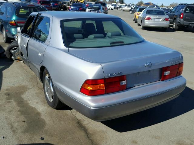 JT8BH28F3W0127757 - 1998 LEXUS LS 400 SILVER photo 3