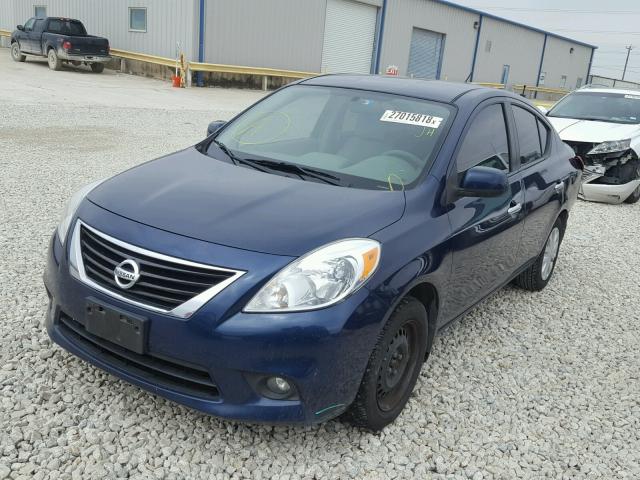 3N1CN7AP2CL912061 - 2012 NISSAN VERSA S BLUE photo 2