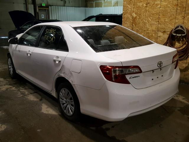 4T1BF1FK2CU567387 - 2012 TOYOTA CAMRY LE WHITE photo 3