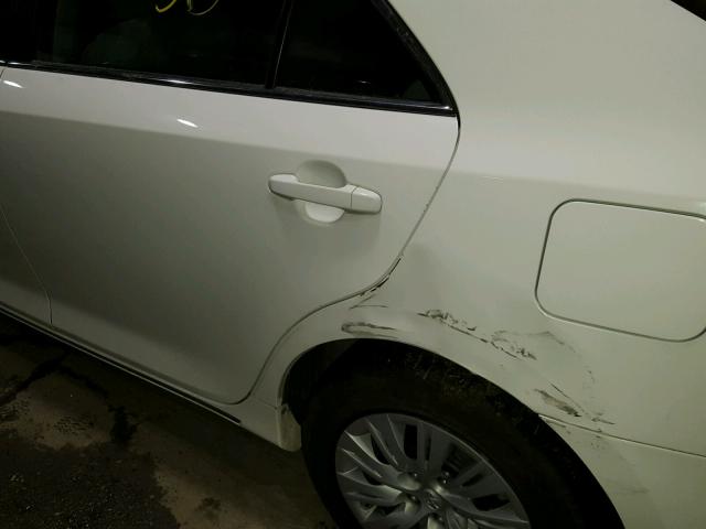 4T1BF1FK2CU567387 - 2012 TOYOTA CAMRY LE WHITE photo 9