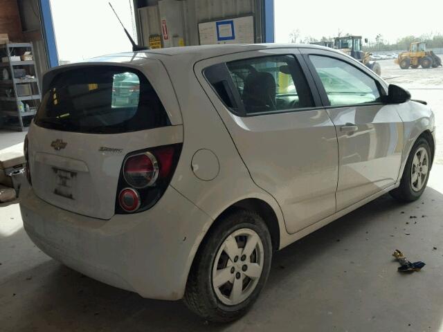 1G1JA6SH2E4206985 - 2014 CHEVROLET SONIC LS Սպիտակ լուսանկար 4