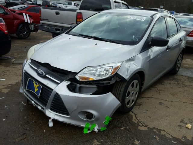 1FAHP3E24CL288110 - 2012 FORD FOCUS S SILVER photo 2