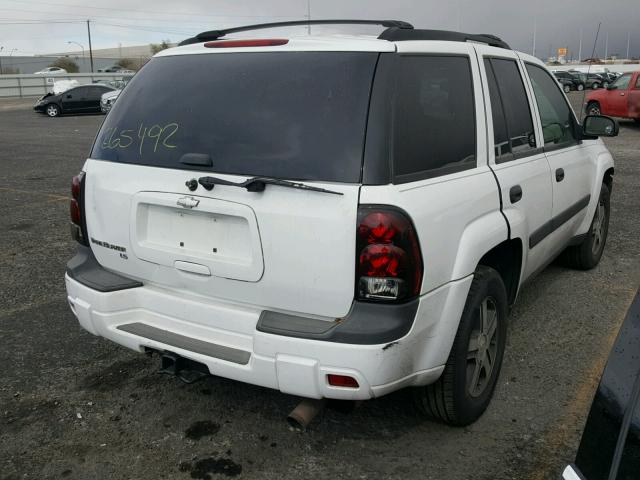 1GNDT13S852197868 - 2005 CHEVROLET TRAILBLAZE WHITE photo 4