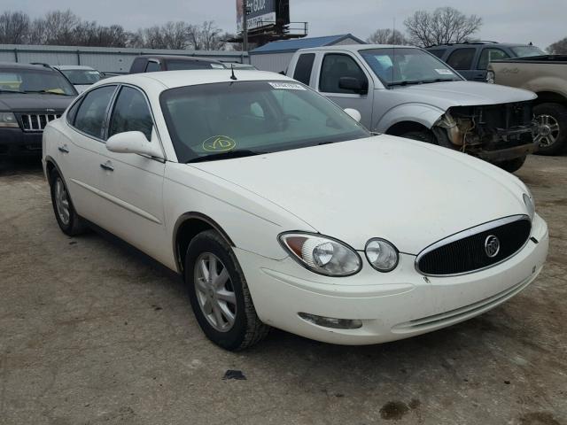 2G4WC562751246204 - 2005 BUICK LACROSSE C WHITE photo 1