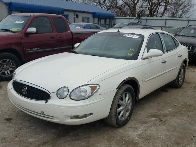 2G4WC562751246204 - 2005 BUICK LACROSSE C WHITE photo 2