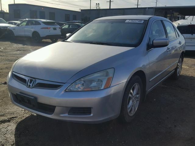 1HGCM56307A065825 - 2007 HONDA ACCORD SE SILVER photo 2